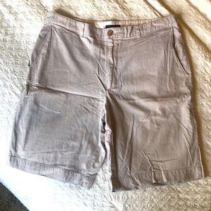 Mens Banana Republic Size 36 Gray/White Striped Khaki Golf Shorts. 100% cotton.